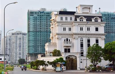 Biệt thự tráng lệ của Lý Nhã Kỳ bên sông Sài Gòn