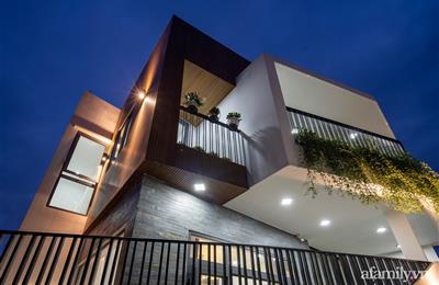 Nhà trong hẻm nhỏ vẫn ngập tràn ánh sáng, duyên dáng với nội thất tối giản ở Đà Nẵng