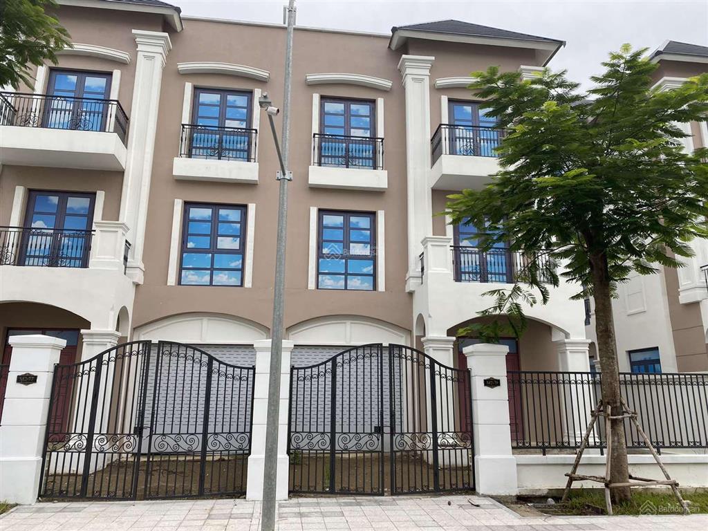 Cần bán những căn ngộp ngân hàng, chủ nhà cần bán nhanh, song lập 250m2 giá 35 tỷ,  0938 449 ***