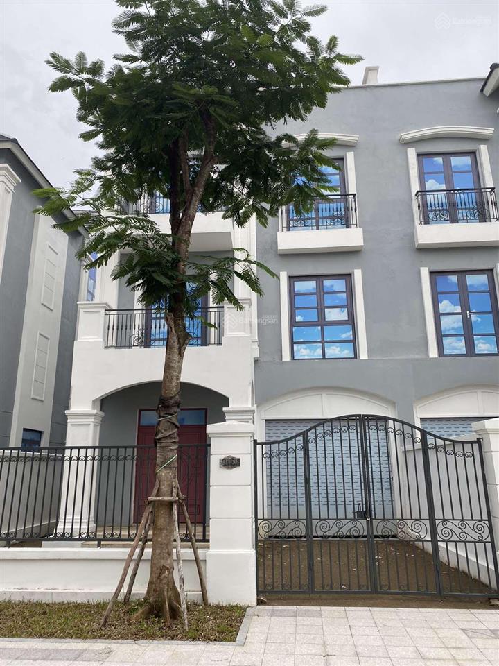 Cần bán những căn ngộp ngân hàng, chủ nhà cần bán nhanh, song lập 250m2 giá 35 tỷ,  0938 449 ***