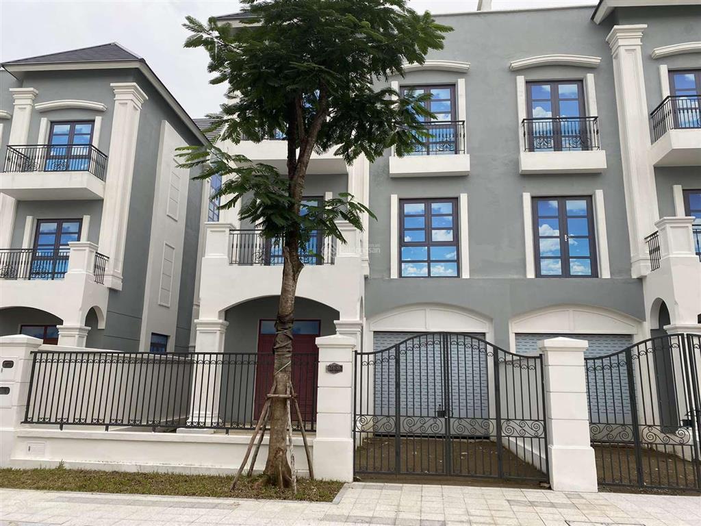 Cần bán những căn ngộp ngân hàng, chủ nhà cần bán nhanh, song lập 250m2 giá 35 tỷ,  0938 449 ***