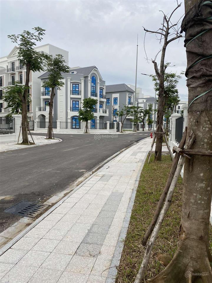 Cần bán những căn ngộp ngân hàng, chủ nhà cần bán nhanh, song lập 250m2 giá 35 tỷ,  0938 449 ***