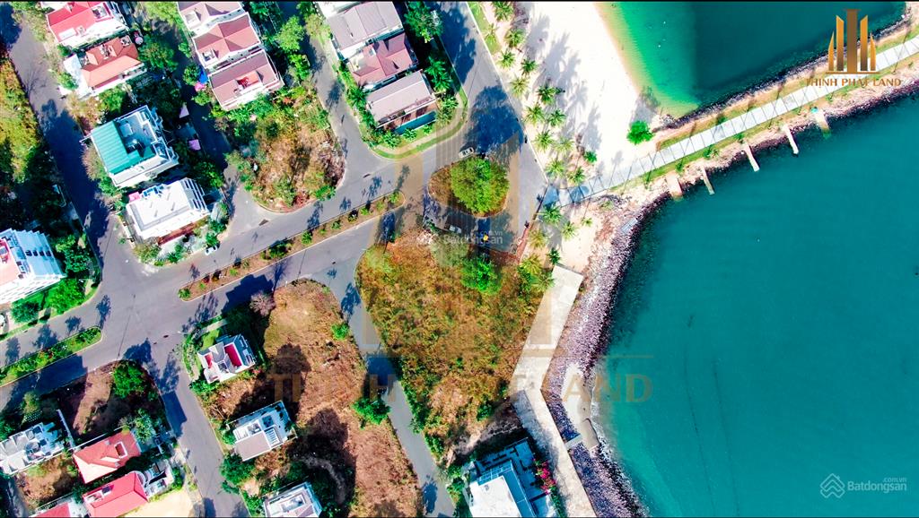 Bán đất xây khách sạn 1000m2 trực diện biển giá 100tr/m2