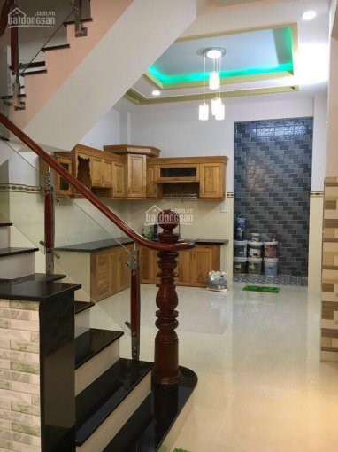 Chính chủ kẹt tiền bán gấp nhà mới xây đường 22 lê văn quới, 4x14m, đúc 4 tấm hẻm 8m xe hơi vào nhà