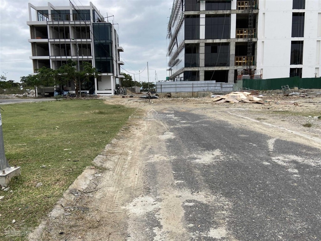 Chính chủ bán đất đẹp lô góc hòn xện nha trang, đi bộ 2 phút ra biển sát chân 3 toà tháp, dt 300m2