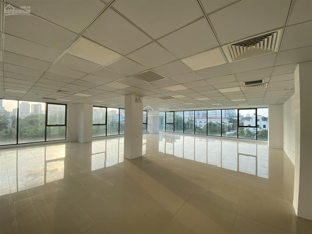Cho thuê văn phòng phố hoàng quốc việt, cầu giấy, hà nội, dtsd 155m2, thông sàn,giá 39tr/th