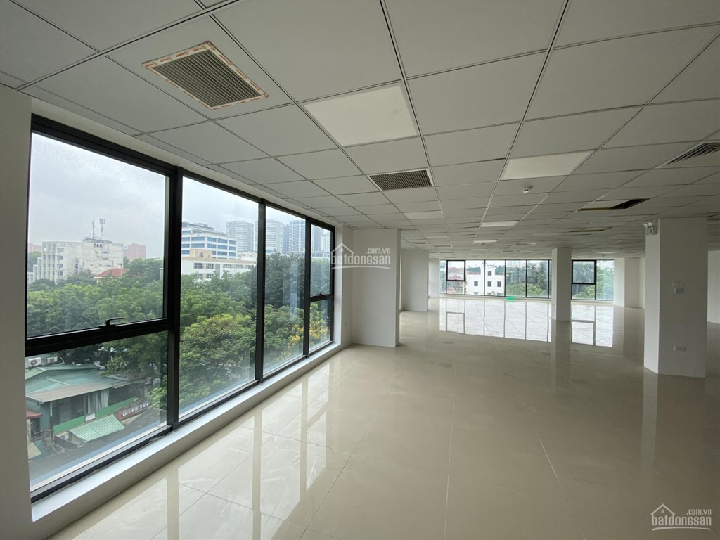 Cho thuê văn phòng phố hoàng quốc việt, cầu giấy, hà nội, dtsd 155m2, thông sàn,giá 39tr/th