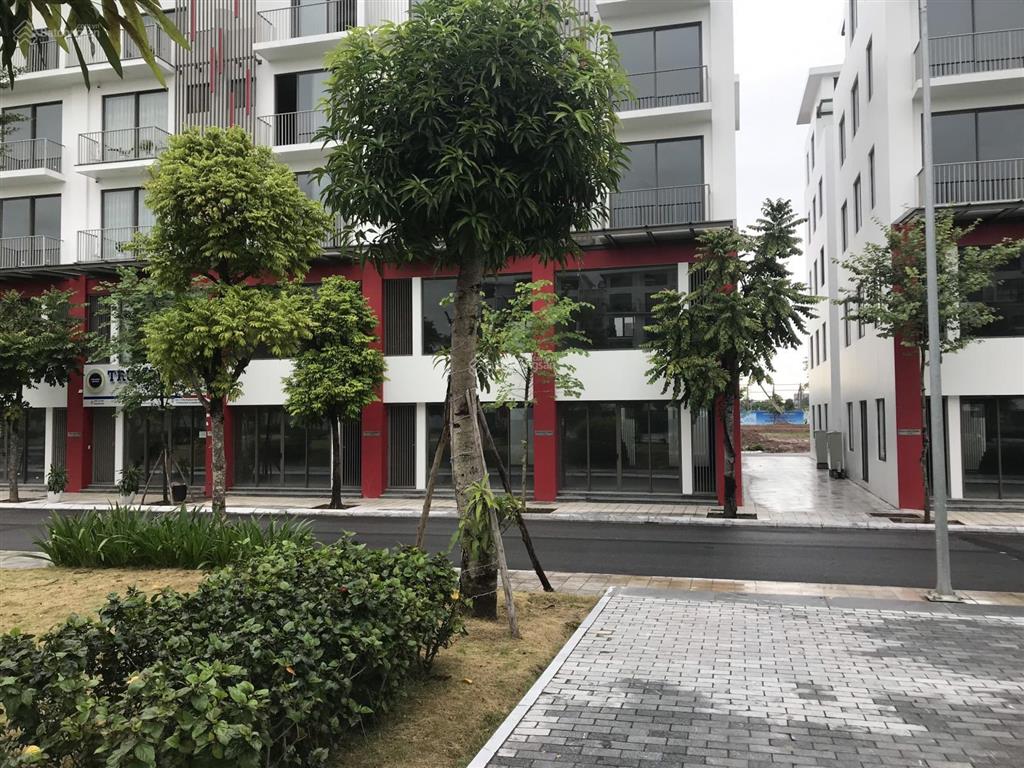 Bán căn shophouse khai sơn dt 120m2, 3 mặt đường 30m vỉa hè 8m2 kd & vp cực đẹp  0965 855 ***