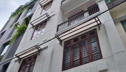 Cần bán nhà lô góc mặt ngõ phố hoàng quốc việt. dt 85m2 x 5t, mt 6m. đường ôtô tránh  cách mp 50m
