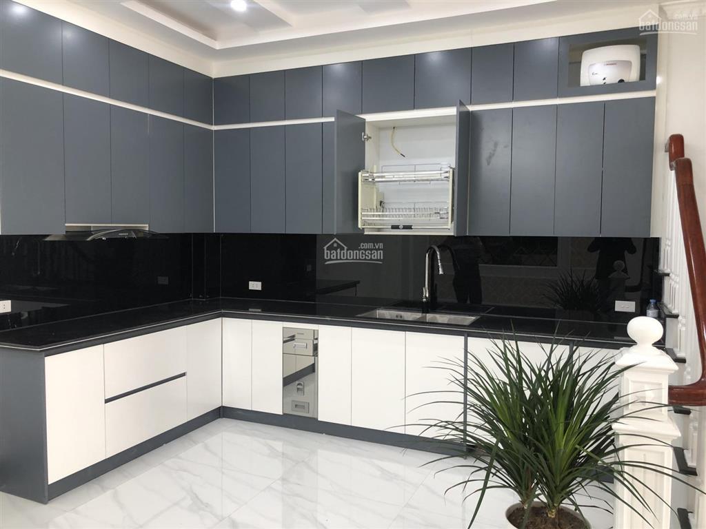 Bán nhà 5 tầng có thang máy, dt 90 m2, mt 6 m thuộc khu đấu giá phúc lợi đường to 0372 818 ***