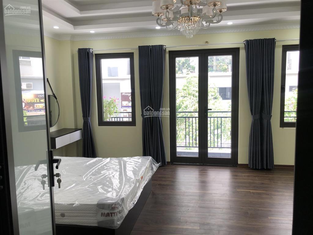 Bán nhà 5 tầng có thang máy, dt 90 m2, mt 6 m thuộc khu đấu giá phúc lợi đường to 0372 818 ***