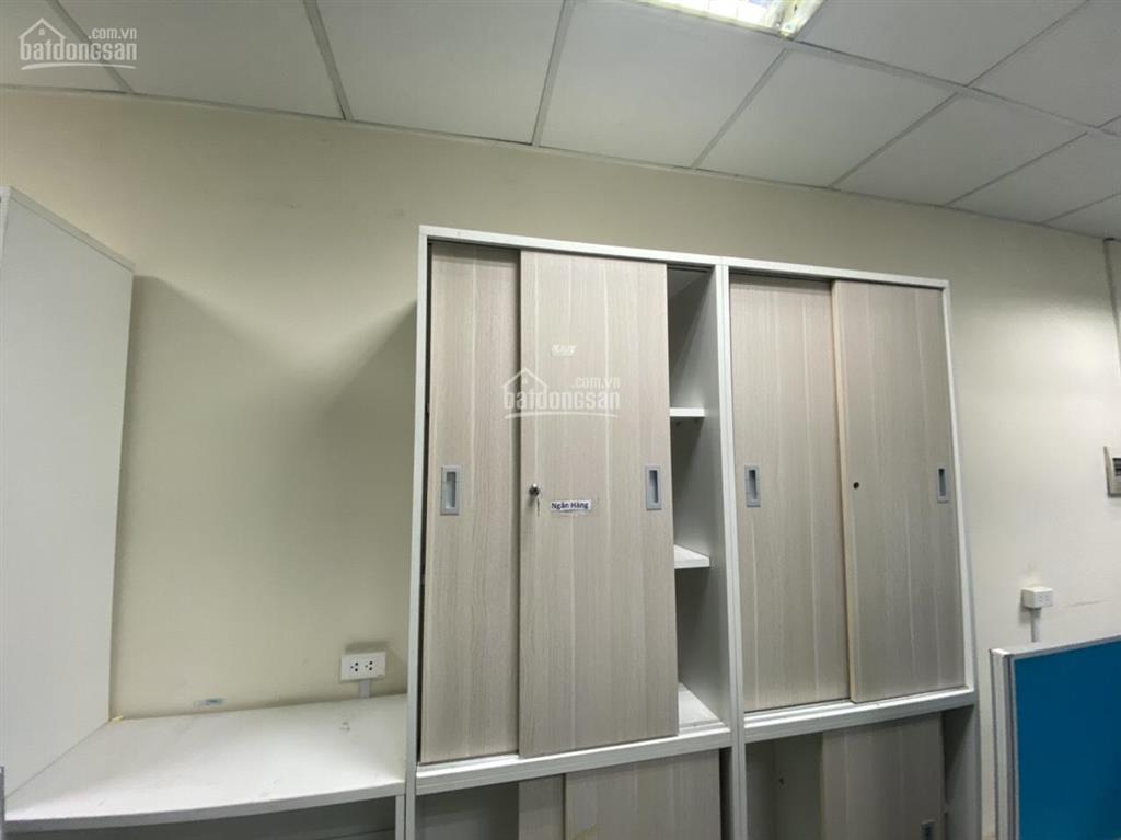 Cần cho thuê gấp văn phòng phố tân mai, hoàng mai dt 900m2 có thể chia nhỏ, giá 150 nghìn/m2/th