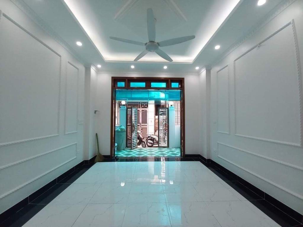 Bán nhà đẹp Kim Chung 48M, 4 Tầng, 5 phòng, taxi qua nhà giá 5.5 tỷ