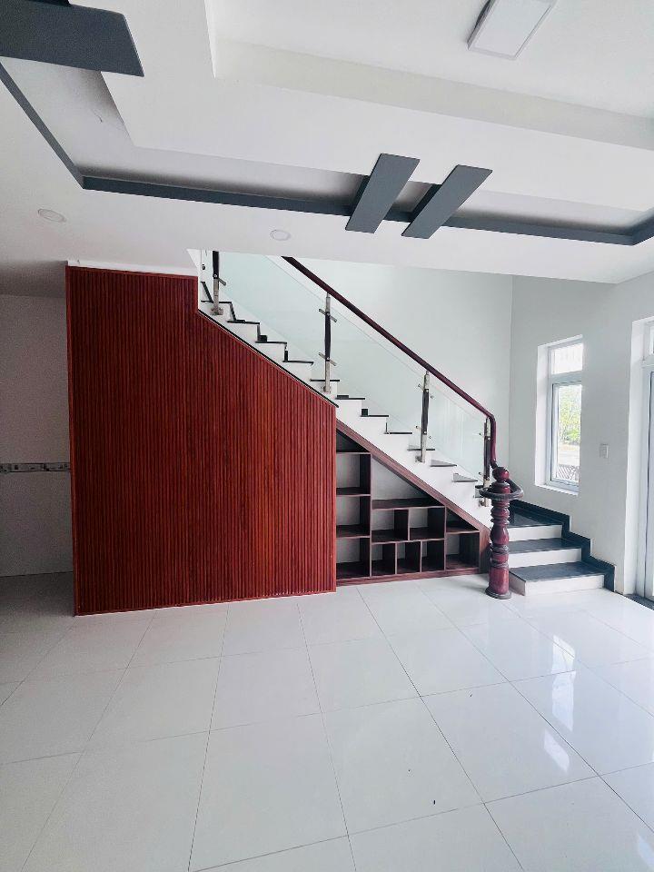 Bán nhà 3 tầng (phúc an city), 5x20m, vị trí đẹp 2 tỷ 800 triệu, sổ hồng riêng
