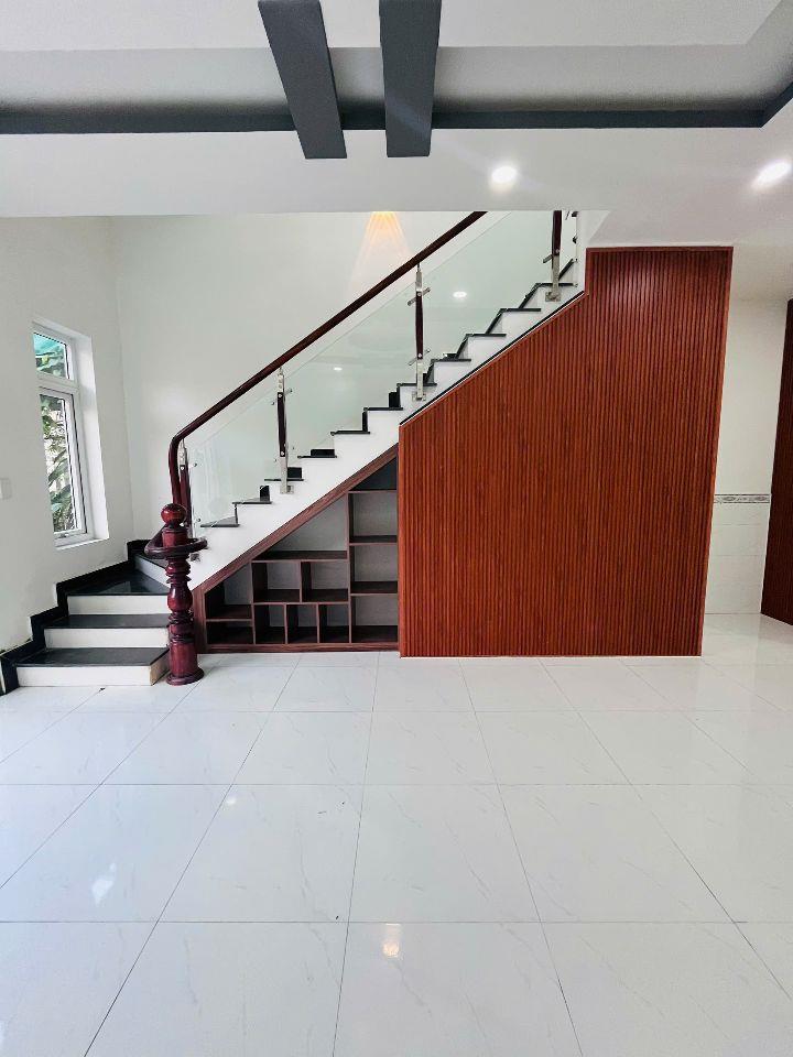 Bán nhà 3 tầng (phúc an city), 5x20m, vị trí đẹp 2 tỷ 800 triệu, sổ hồng riêng