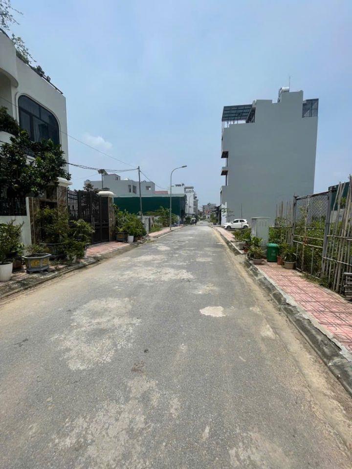 Bán gấp đất dịch vụ Song Phương, Hoài Đức, DT 144m2, MT 9.5m, giá chỉ 110tr/m2