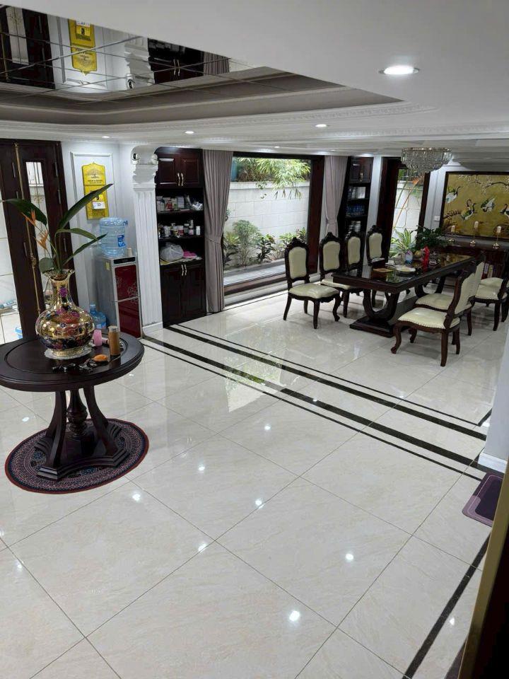 Bán biệt thự ĐL Hoa Phượng, DT 248m2, full NT sang chảnh, giá mềm