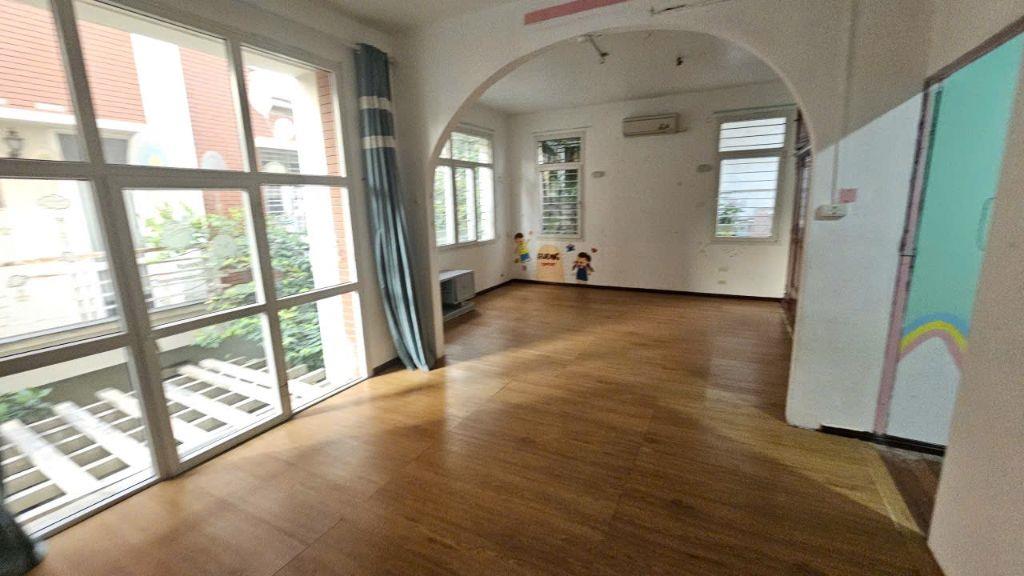 Cho thuê nguyên căn Biệt Thự Làng Việt Kiều - 260m² Hà Đông, giá 45tr/tháng