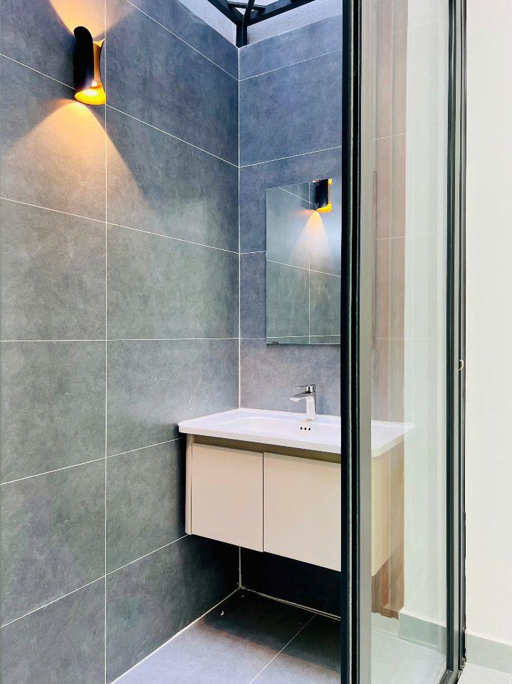 Nhà đẹp hiện đại xây mới đường số 9, bhh, giáp tân phú, 60m² x 5 tầng, giá tốt 7,8 tỷ