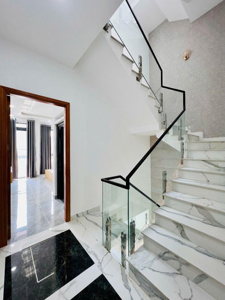 Nhà đẹp hiện đại xây mới đường số 9, bhh, giáp tân phú, 60m² x 5 tầng, giá tốt 7,8 tỷ