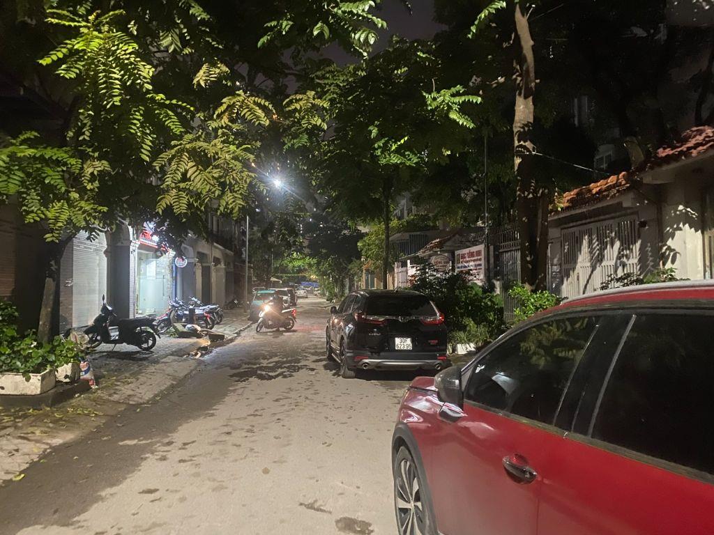 Bán biệt thự phùng khoang, 132m², 5 tầng, đường ô tô 15m, vỉa hè, giảm 1 tỷ, còn 31.9 tỷ