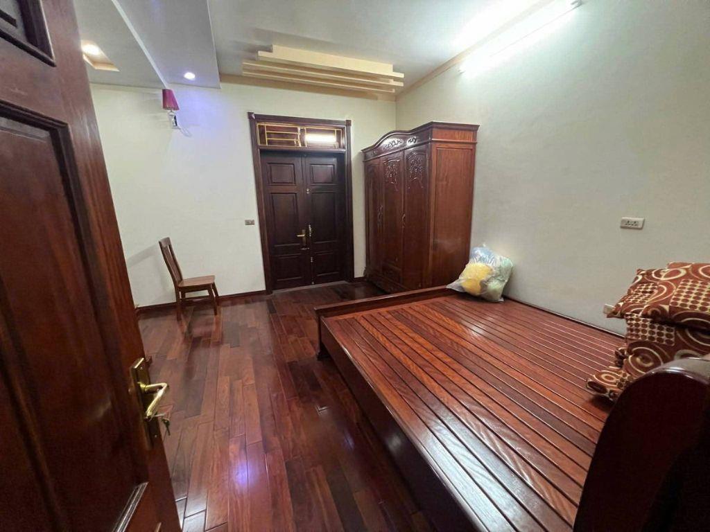Bán biệt thự phùng khoang, 132m², 5 tầng, đường ô tô 15m, vỉa hè, giảm 1 tỷ, còn 31.9 tỷ