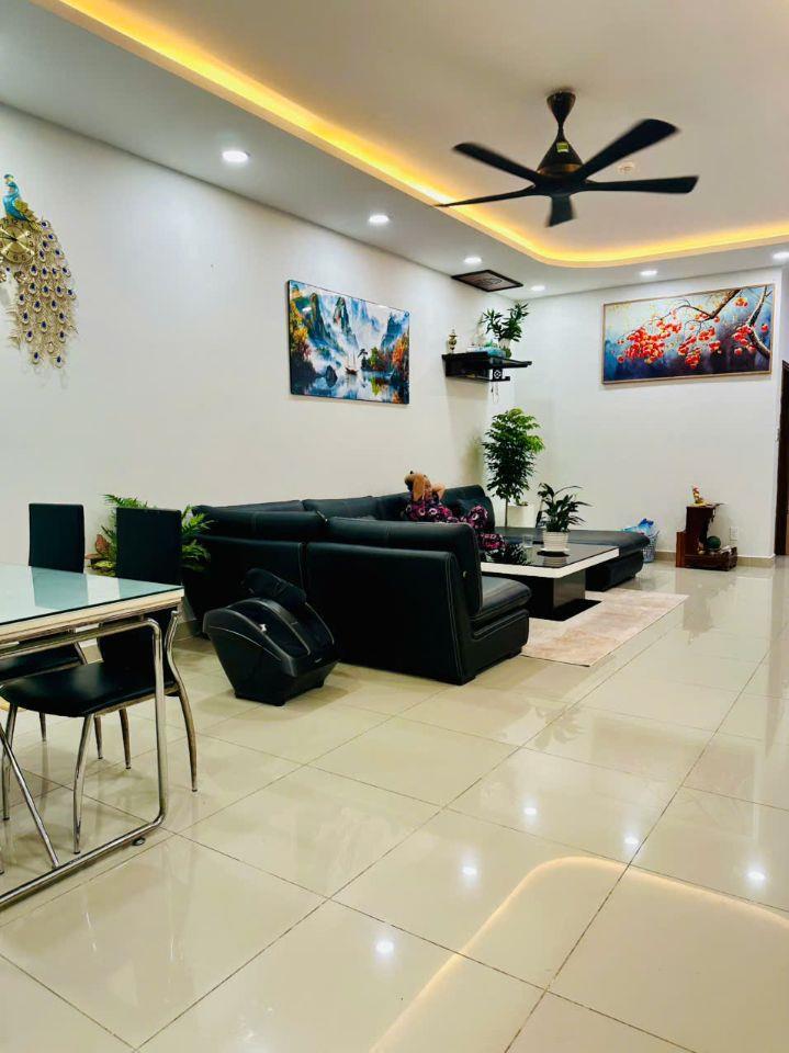 Chính chủ cần bán căn hộ Belleza 124m2, mới decor, tầng cao, view đẹp.