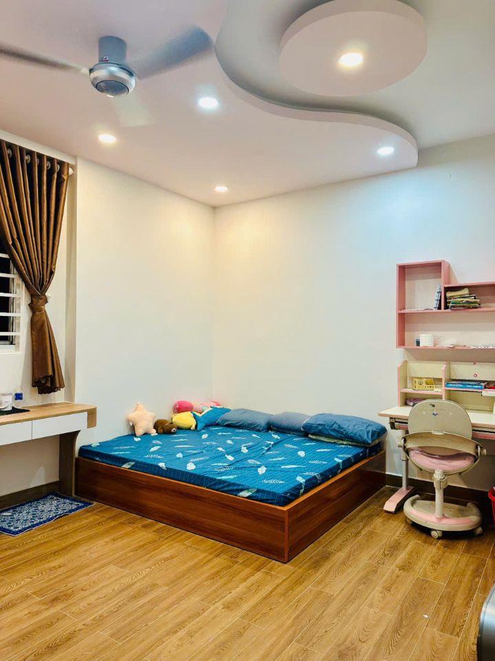 Chính chủ cần bán căn hộ Belleza 124m2, mới decor, tầng cao, view đẹp.