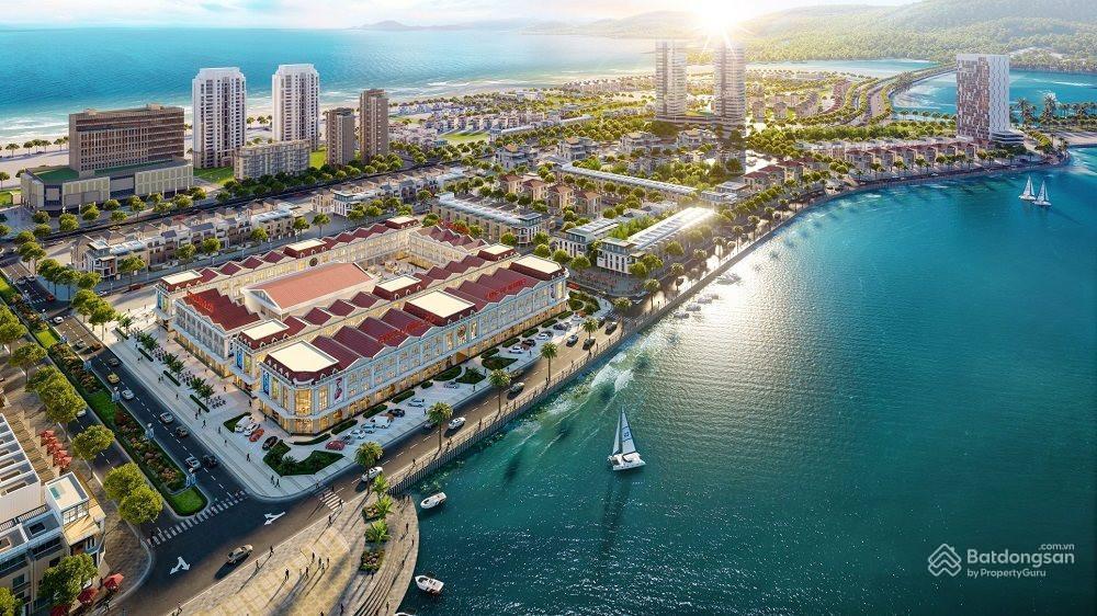 Phố chợ Lăng Cô