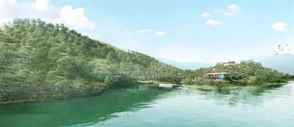 Lakeside Village 